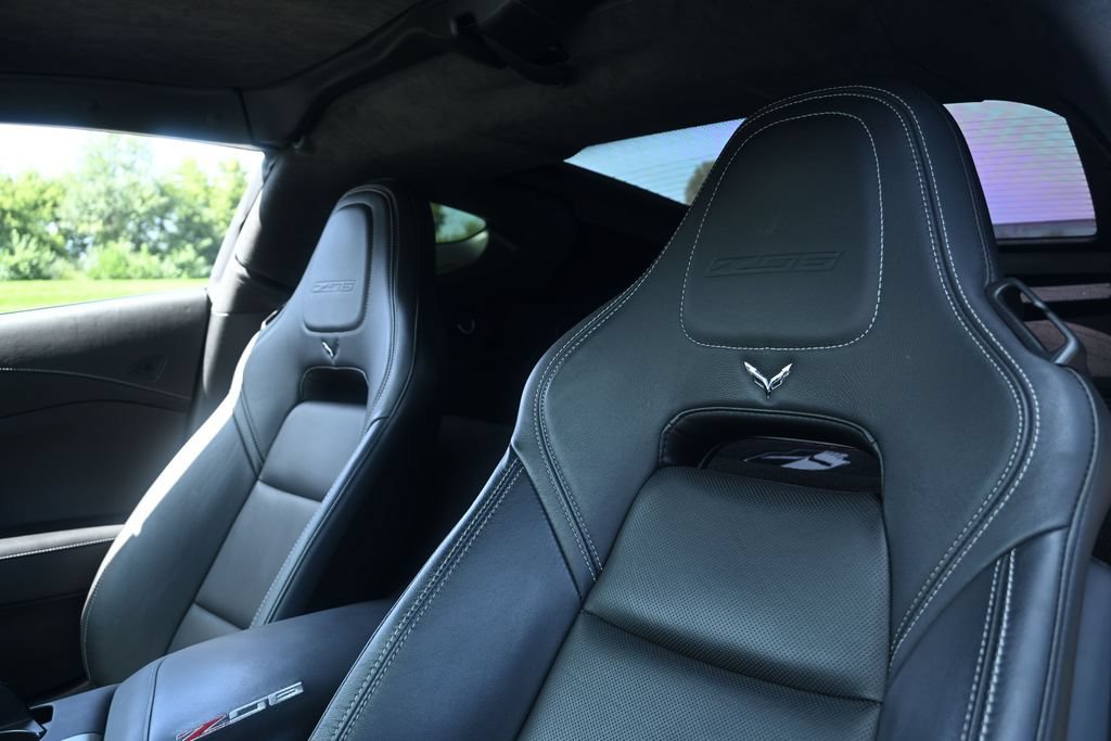 Used 2016 Chevrolet Corvette Z06 w/ 3LZ Preferred Equipment Group RWD image 21