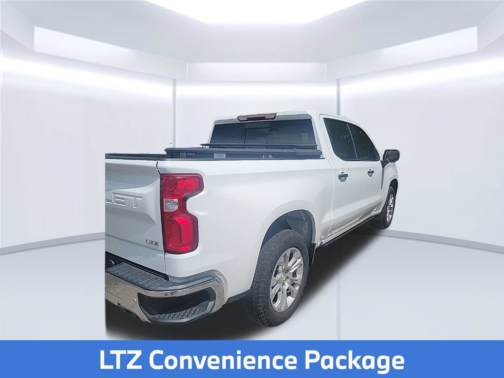 Used 2022 Chevrolet Silverado 1500 LTZ AWD/4WD image 3