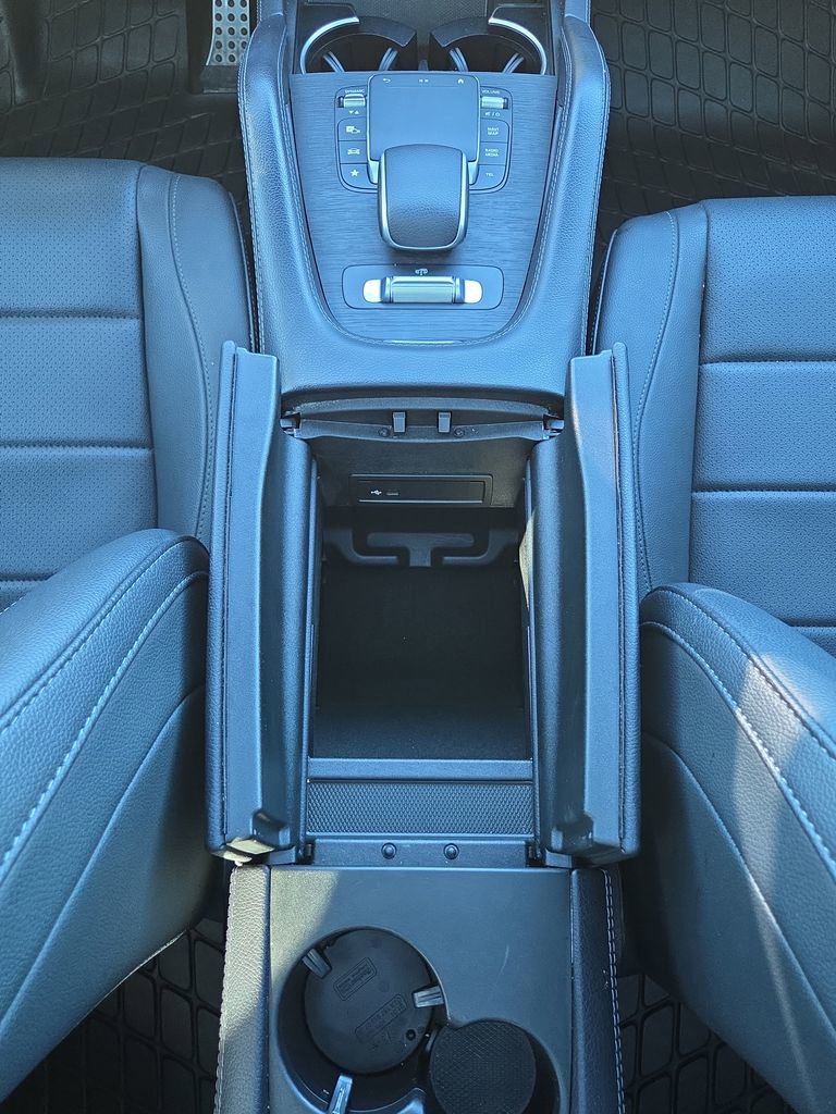 Used 2022 Mercedes-Benz GLS 450 4MATIC image 25