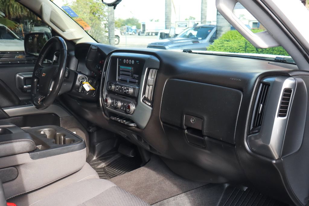 Used 2018 Chevrolet Silverado 1500 LT w/ All Star Edition AWD/4WD image 43