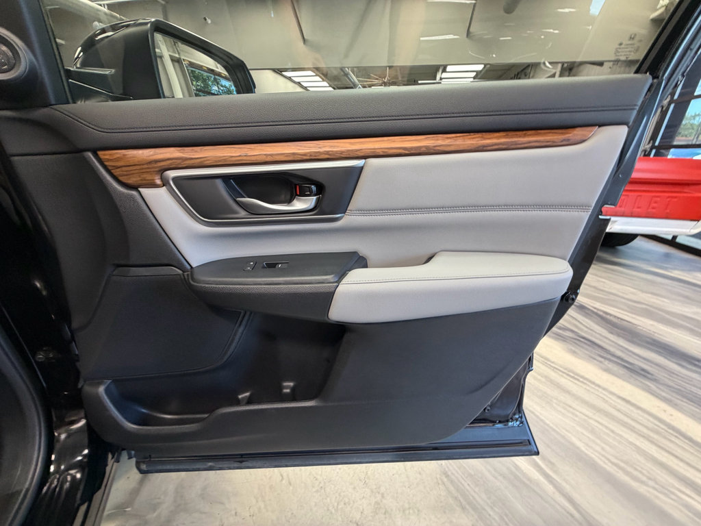 Used 2020 Honda CR-V Touring image 40