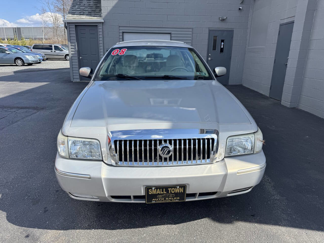 Used 2008 Mercury Grand Marquis GS image 2