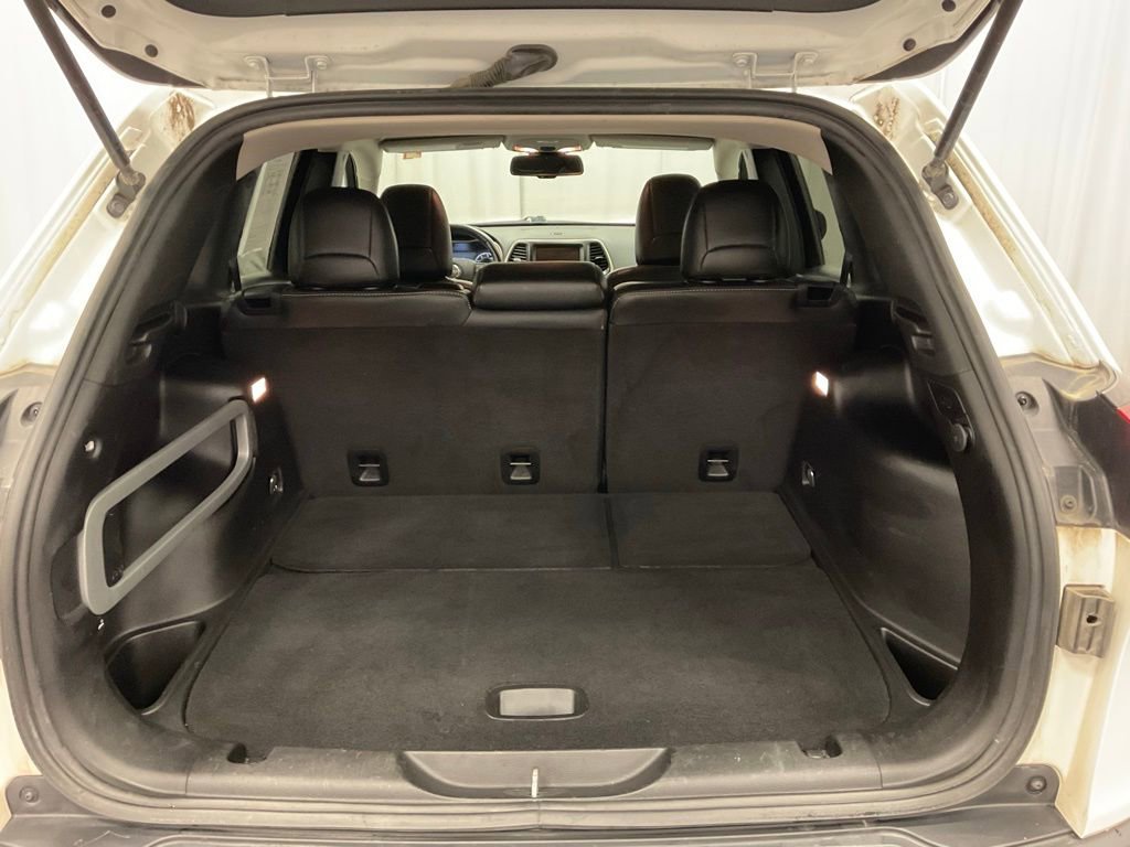 Used 2016 Jeep Cherokee Limited image 9