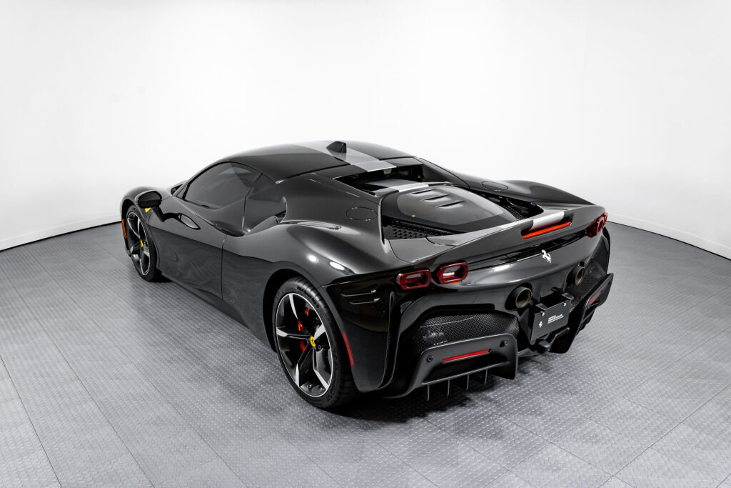 Used 2022 Ferrari SF90 Stradale image 18
