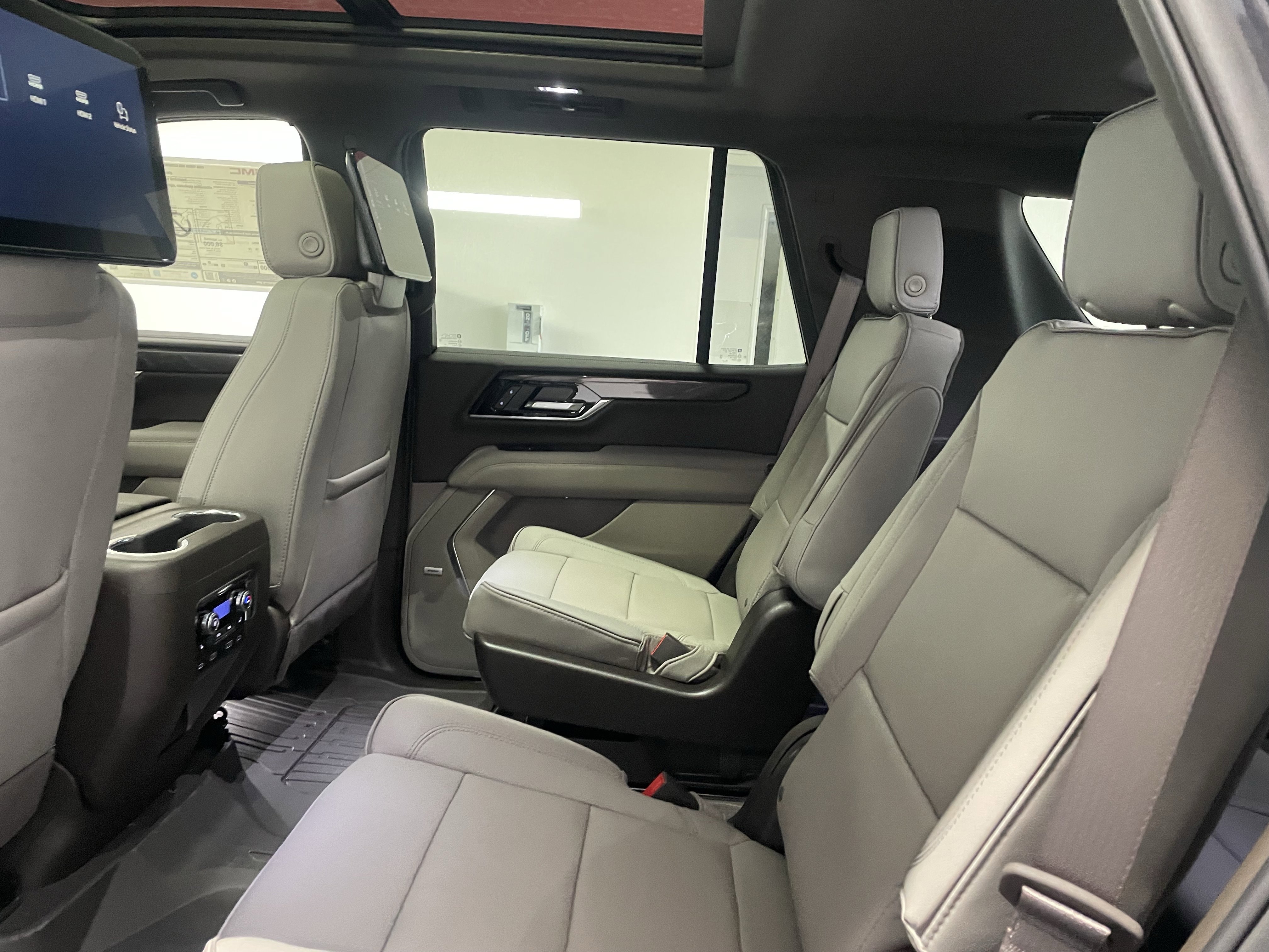 New 2026 GMC Yukon Elevation w/ Elevation Premium Package image 13