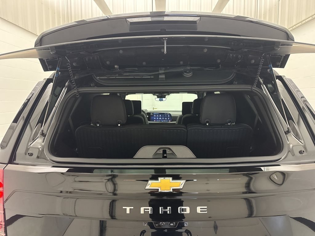 Used 2025 Chevrolet Tahoe Premier AWD/4WD image 21