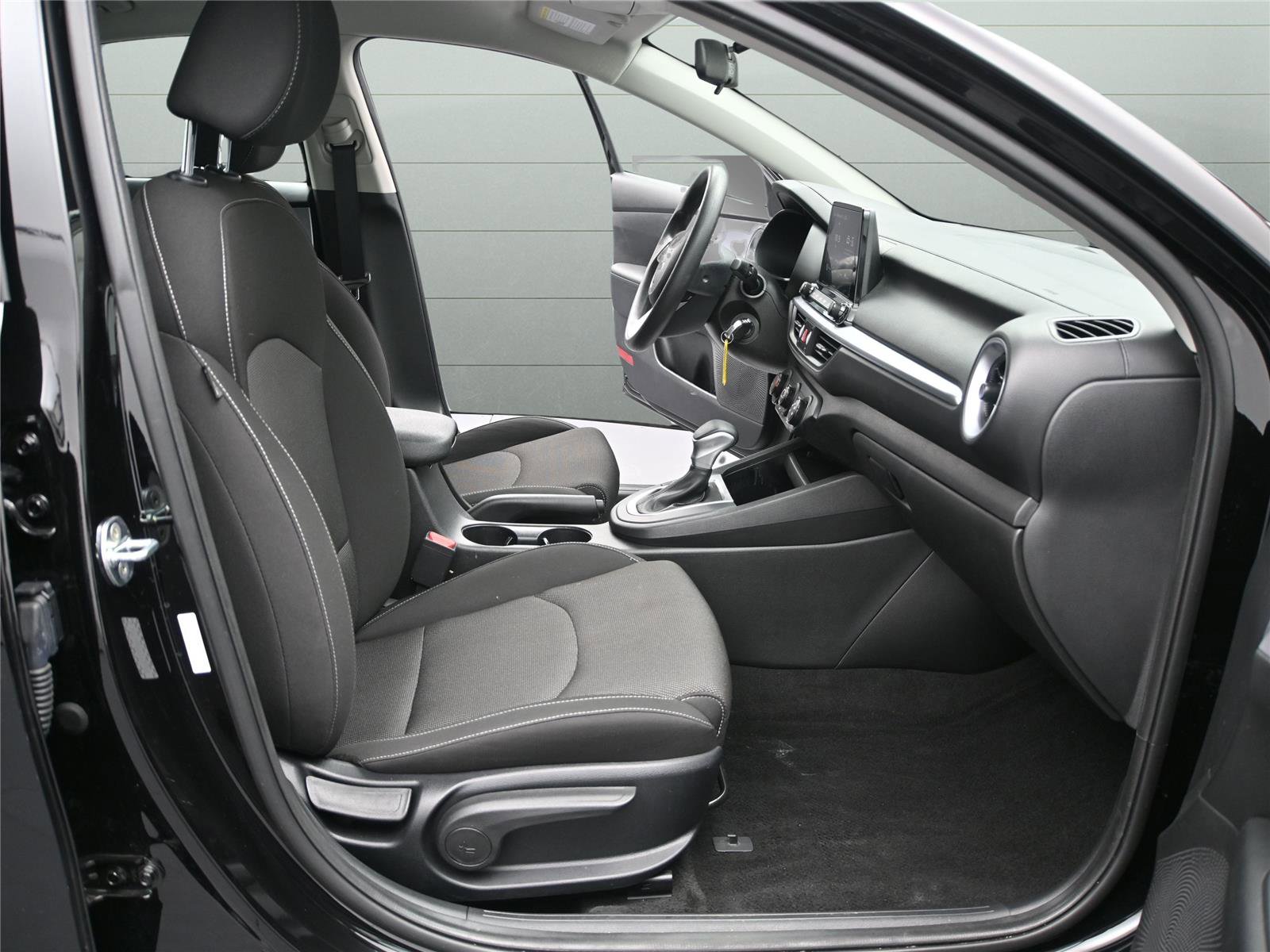 Used 2023 Kia Forte LXS image 11