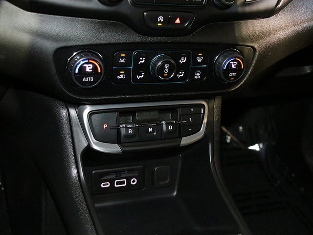 Used 2024 GMC Terrain SLT image 19