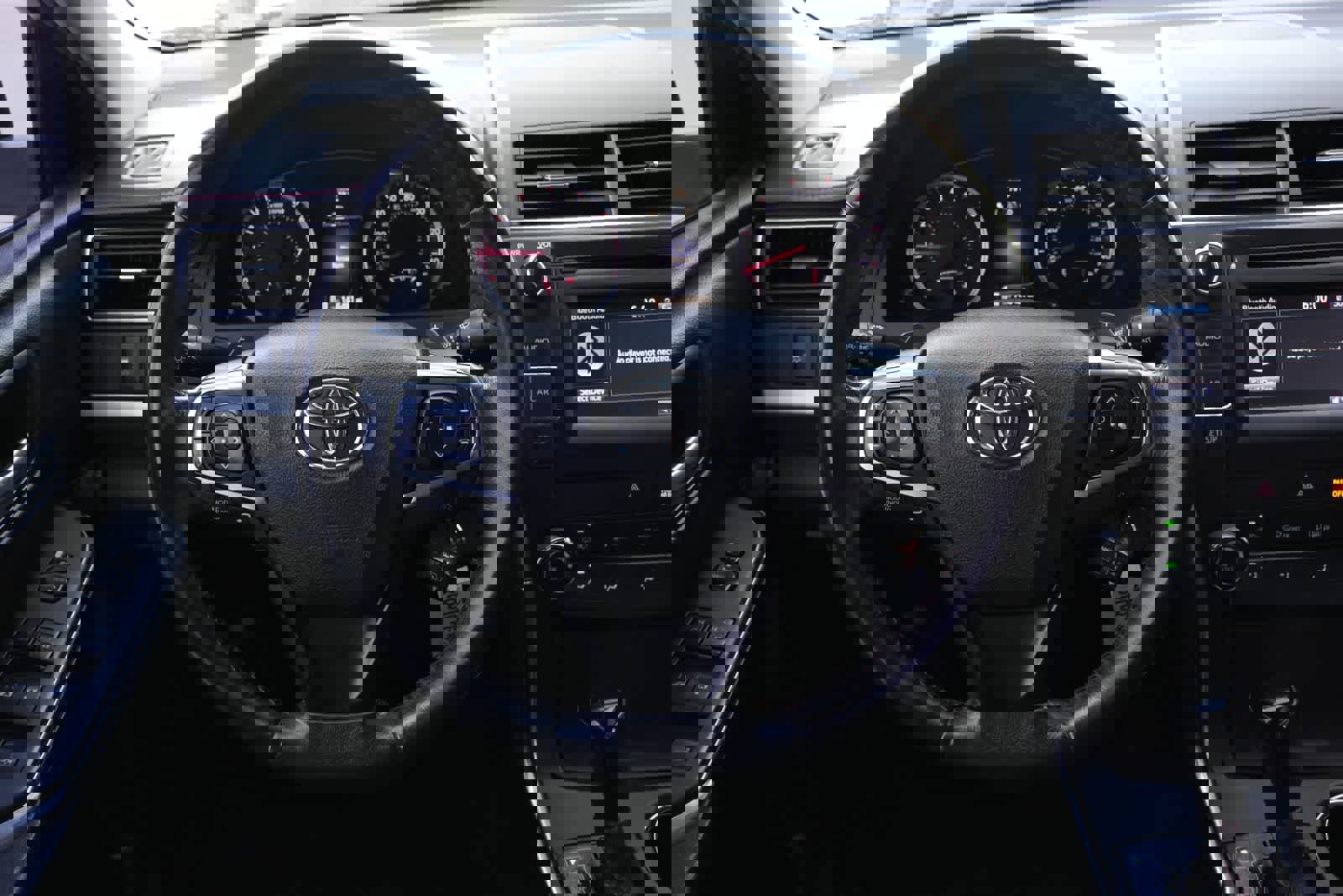 Used 2016 Toyota Camry SE image 7