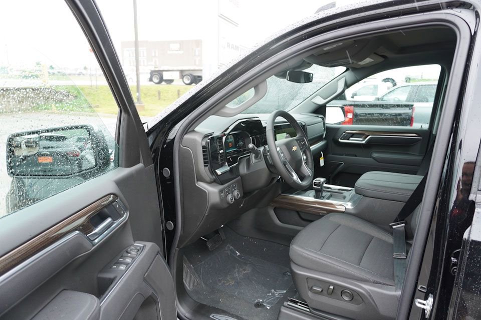 New 2025 Chevrolet Silverado 1500 LT w/ Z71 Off-Road Package image 10
