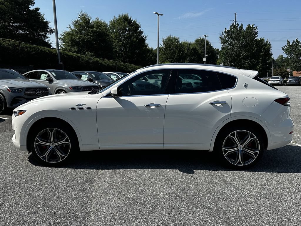 Used 2023 Maserati Levante GT AWD/4WD image 5