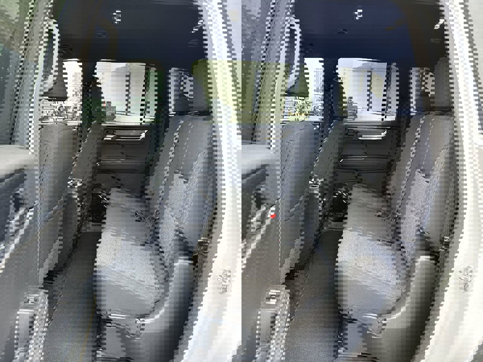 Used 2025 GMC Acadia Elevation image 30