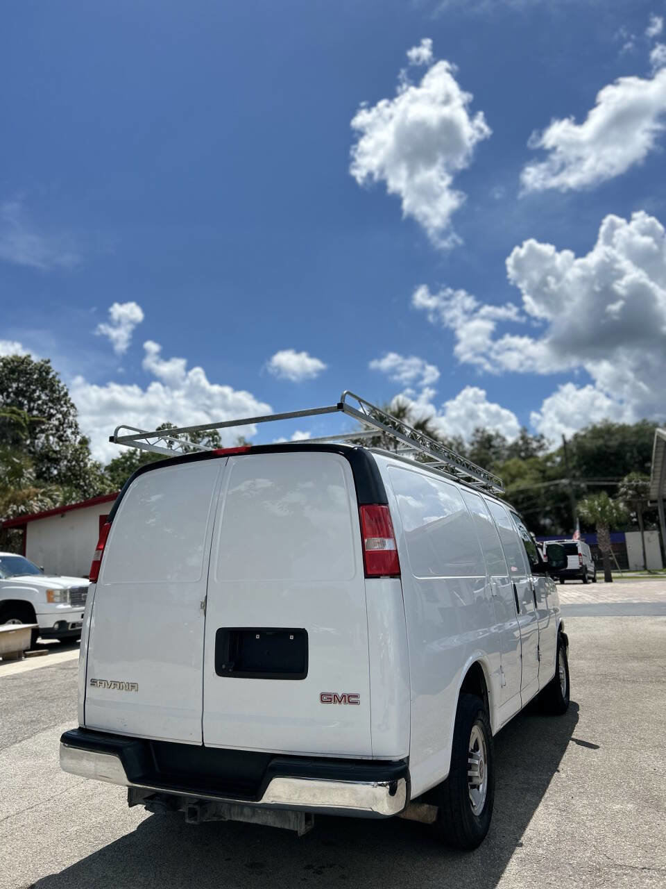 Used 2019 GMC Savana 2500 w/ Driver Convenience Package RWD image 6
