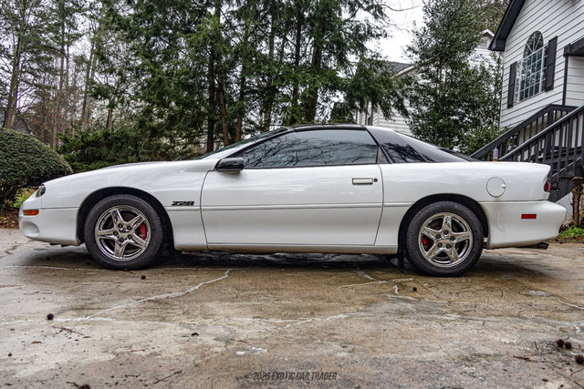 Used 1998 Chevrolet Camaro Z28 w/ Preferred Equipment Group 2 RWD image 3