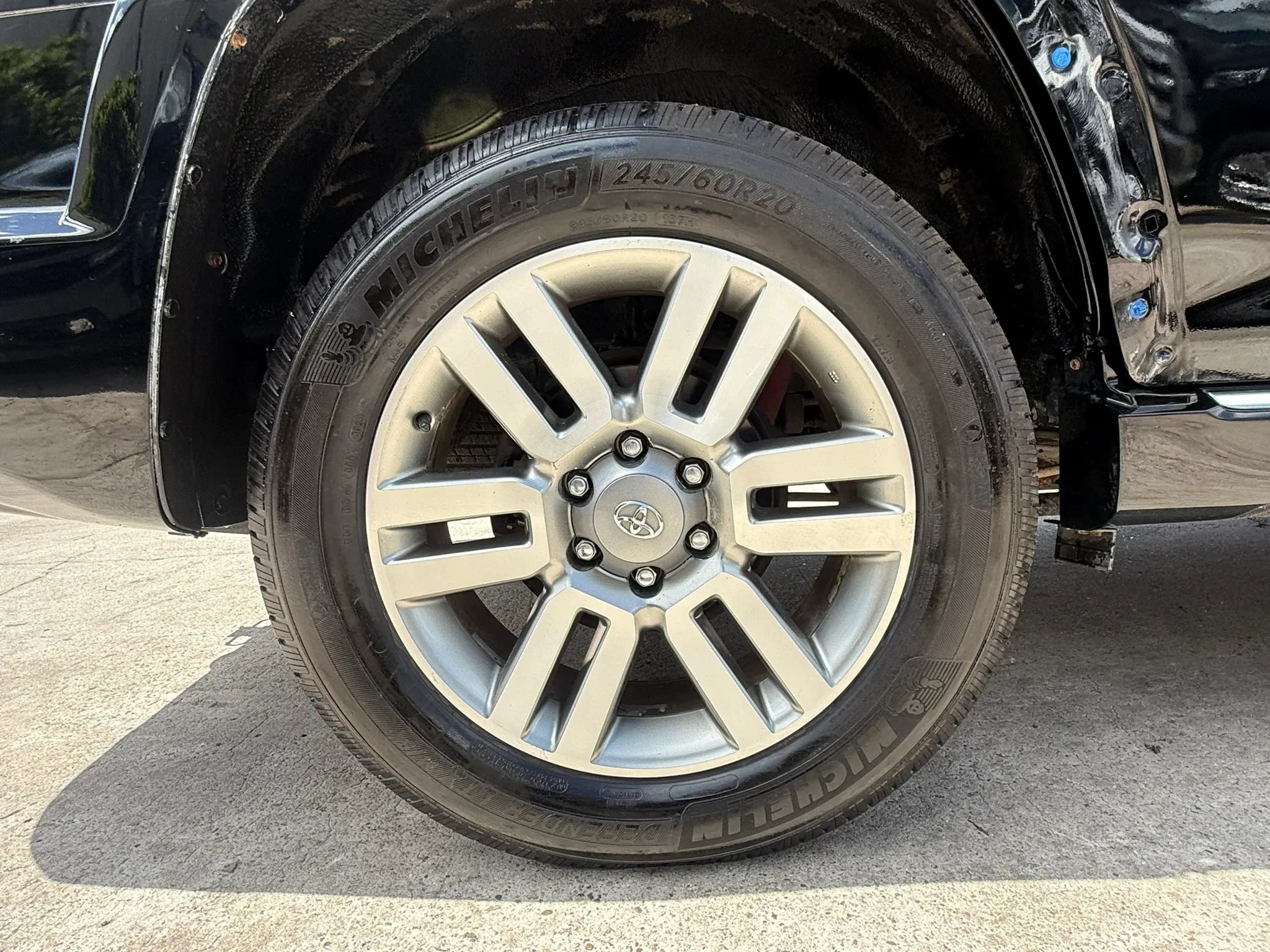 Used 2010 Toyota 4Runner Limited AWD/4WD image 24
