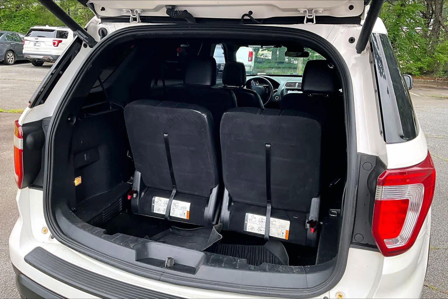Used 2019 Ford Explorer XLT w/ Equipment Group 202A FWD image 33