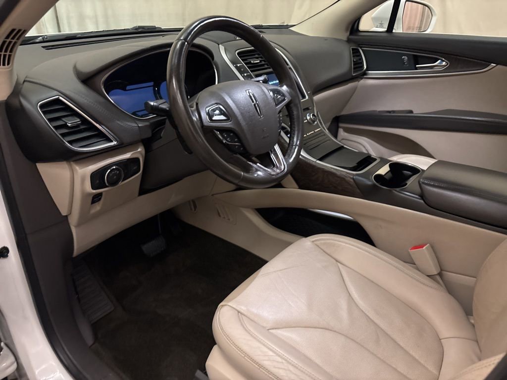 Used 2016 Lincoln MKX Reserve w/ Climate Package image 13