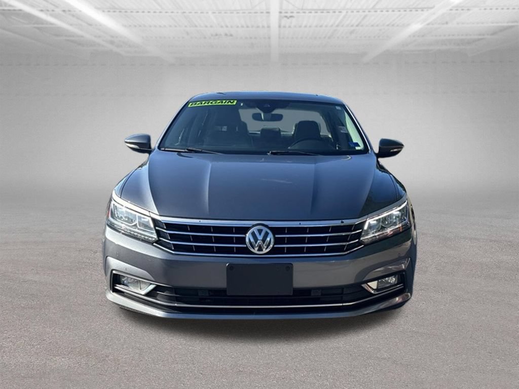 Used 2017 Volkswagen Passat 1.8T SEL Premium FWD image 9