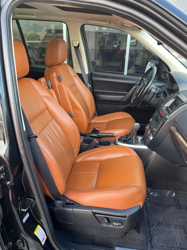Used 2011 Land Rover LR2 HSE LUX AWD/4WD image 16