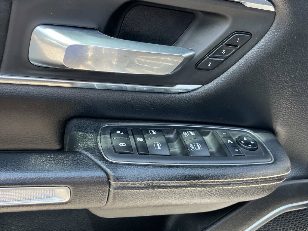 Used 2019 RAM 1500 Laramie w/ Sport Appearance Package AWD/4WD image 28
