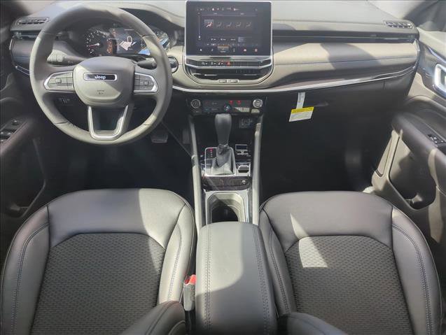 New 2026 Jeep Compass Latitude image 12