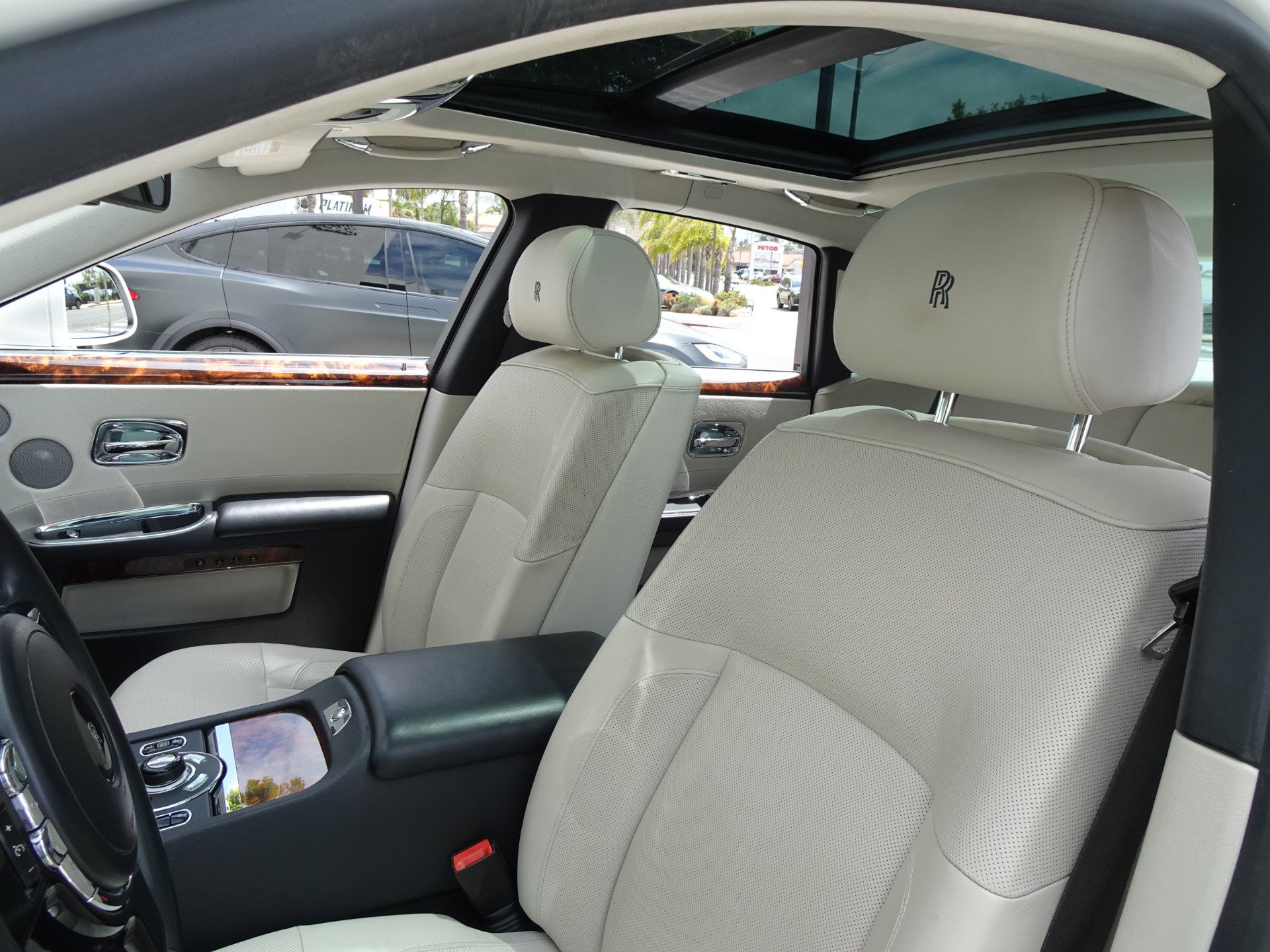 Used 2012 Rolls-Royce Ghost RWD image 12