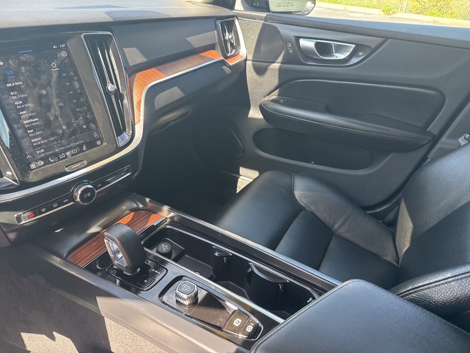 Used 2024 Volvo S60 B5 Plus image 27