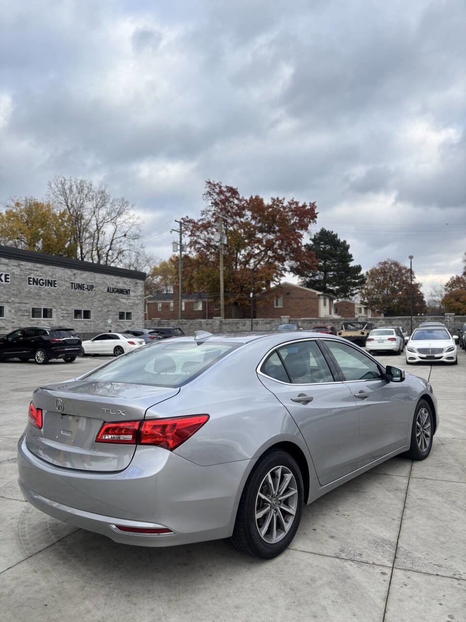 Used 2018 Acura TLX w/ Technology Package image 3