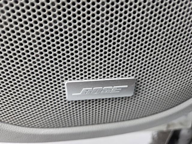 Certified 2023 GMC Acadia SLT w/ Technology Package image 11