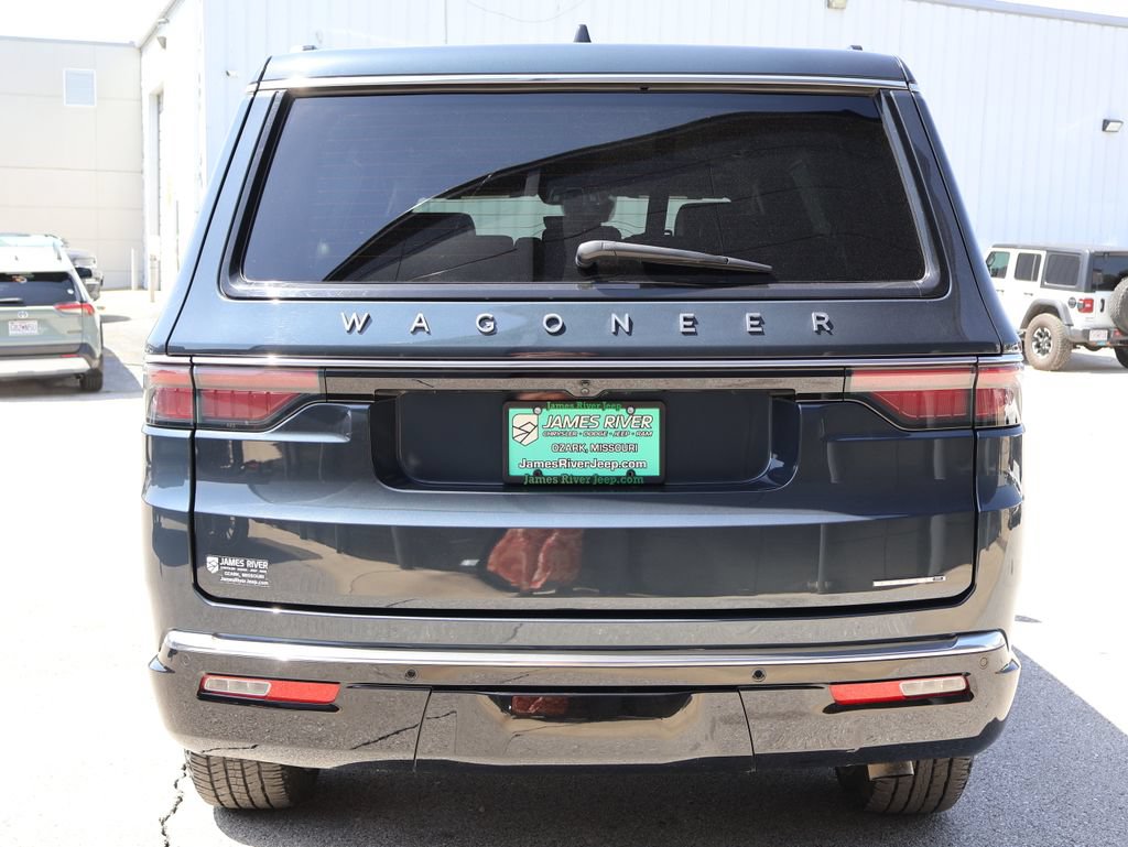 Used 2024 Jeep Wagoneer Series III AWD/4WD image 4