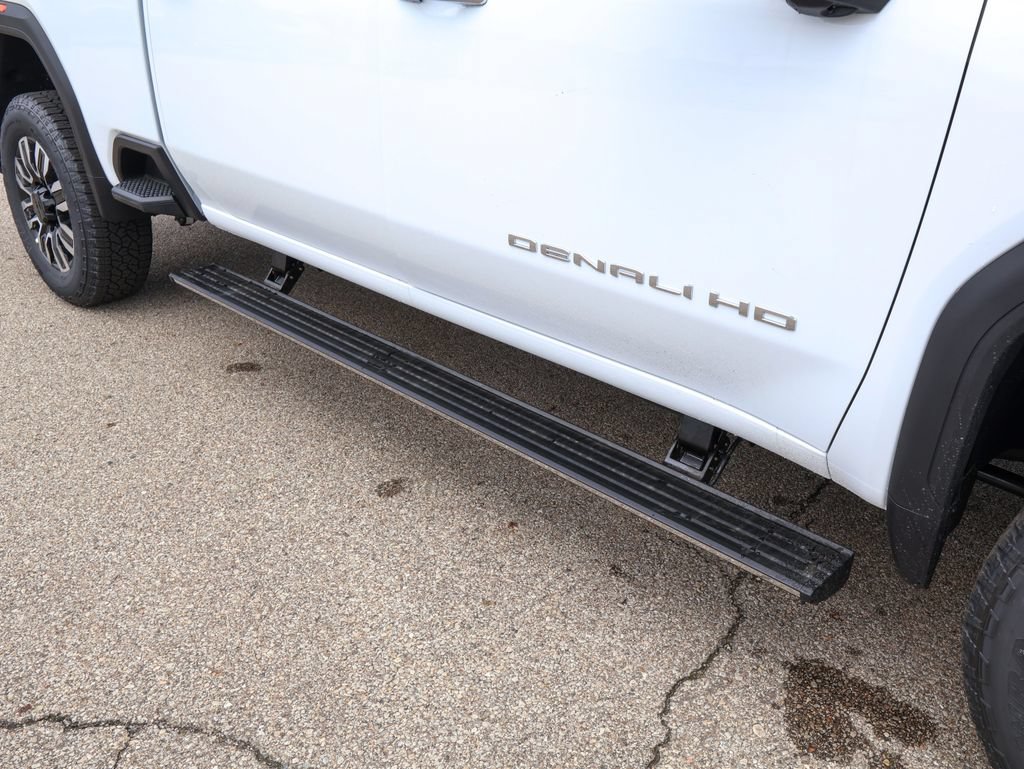 New 2026 GMC Sierra 3500 Denali Ultimate AWD/4WD image 7