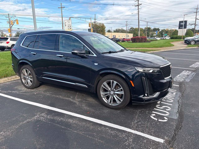 Used 2021 Cadillac XT6 Premium Luxury AWD/4WD image 2