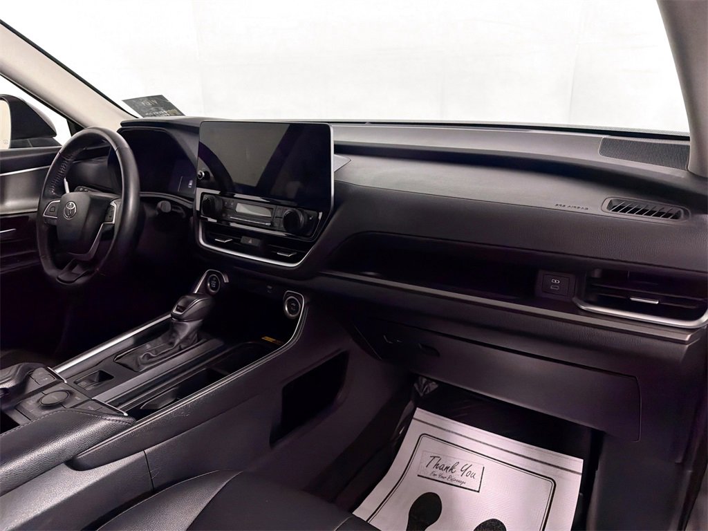 Used 2024 Toyota Grand Highlander XLE image 32