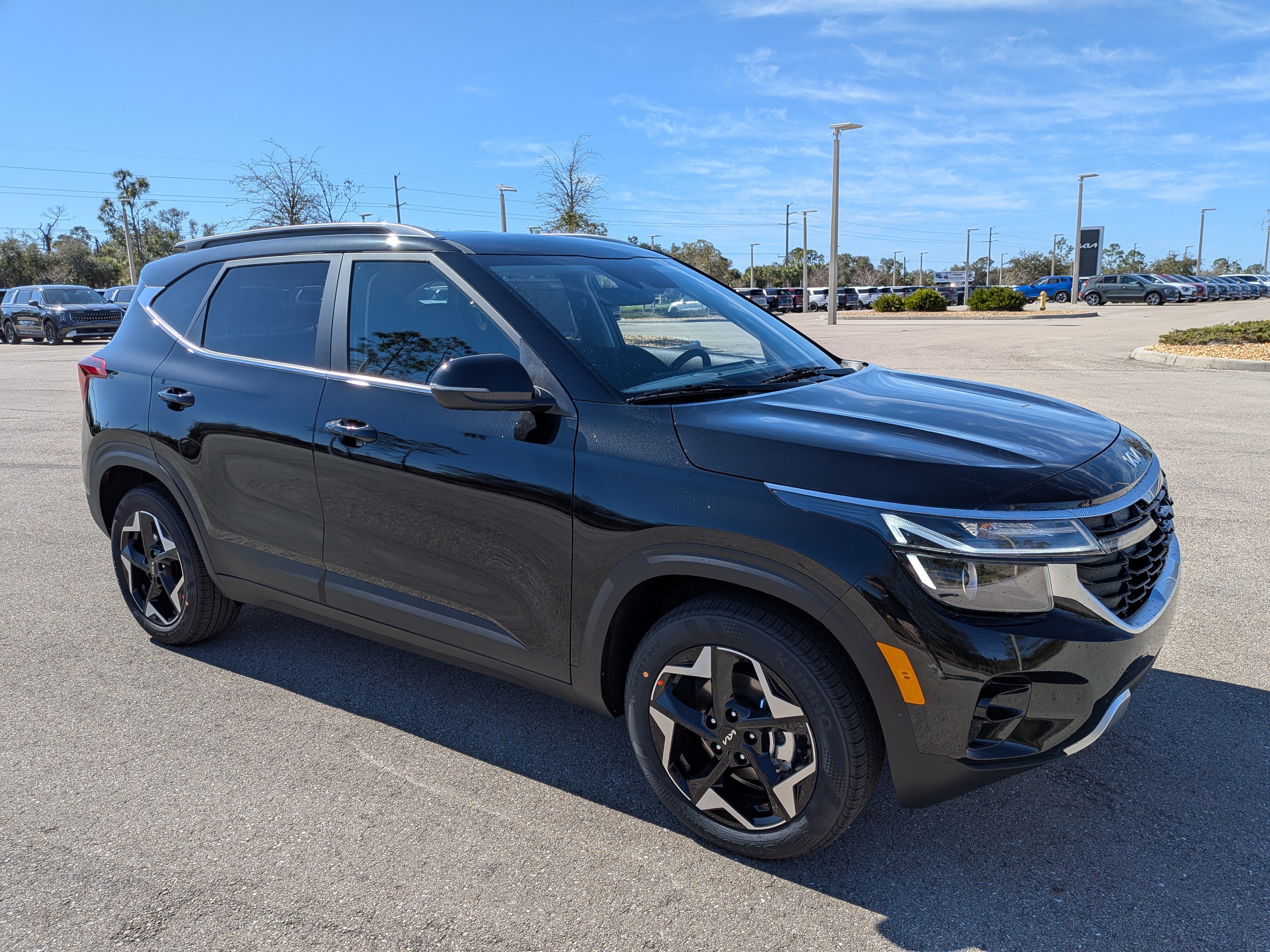 New 2026 Kia Seltos EX FWD image 2