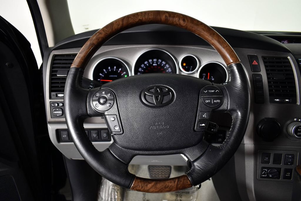 Used 2010 Toyota Sequoia Platinum image 38