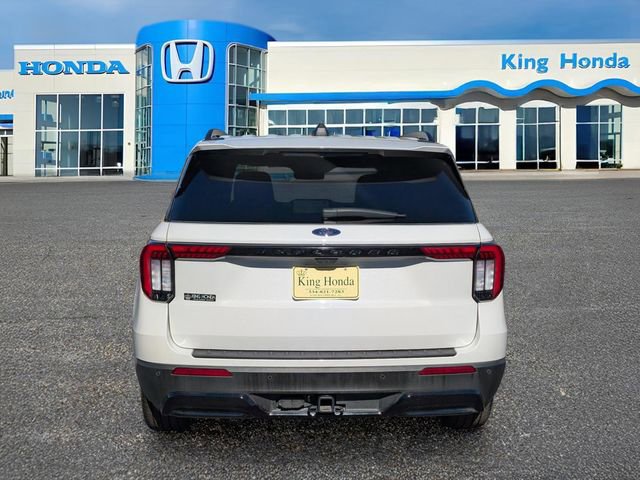 Used 2025 Ford Explorer ST-Line w/ Premium Package image 9
