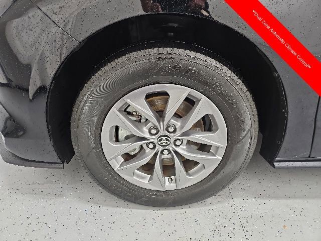 Certified 2023 Toyota Sienna XLE FWD image 10