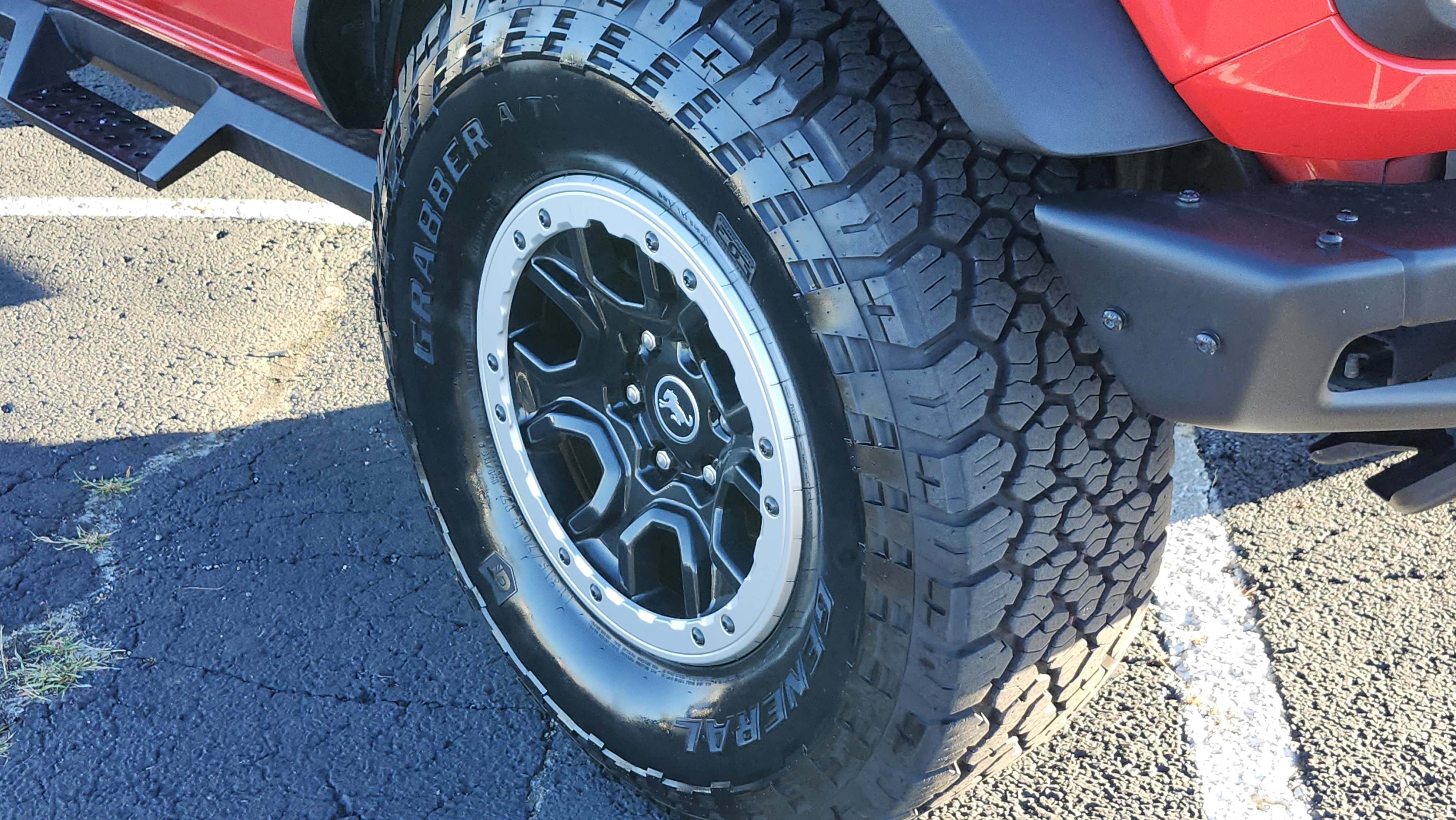 Used 2021 Ford Bronco Black Diamond w/ Sasquatch Package image 36