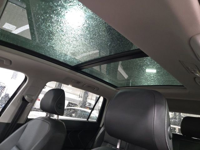 Used 2023 Volkswagen Tiguan SE w/ Panoramic Sunroof Package image 15