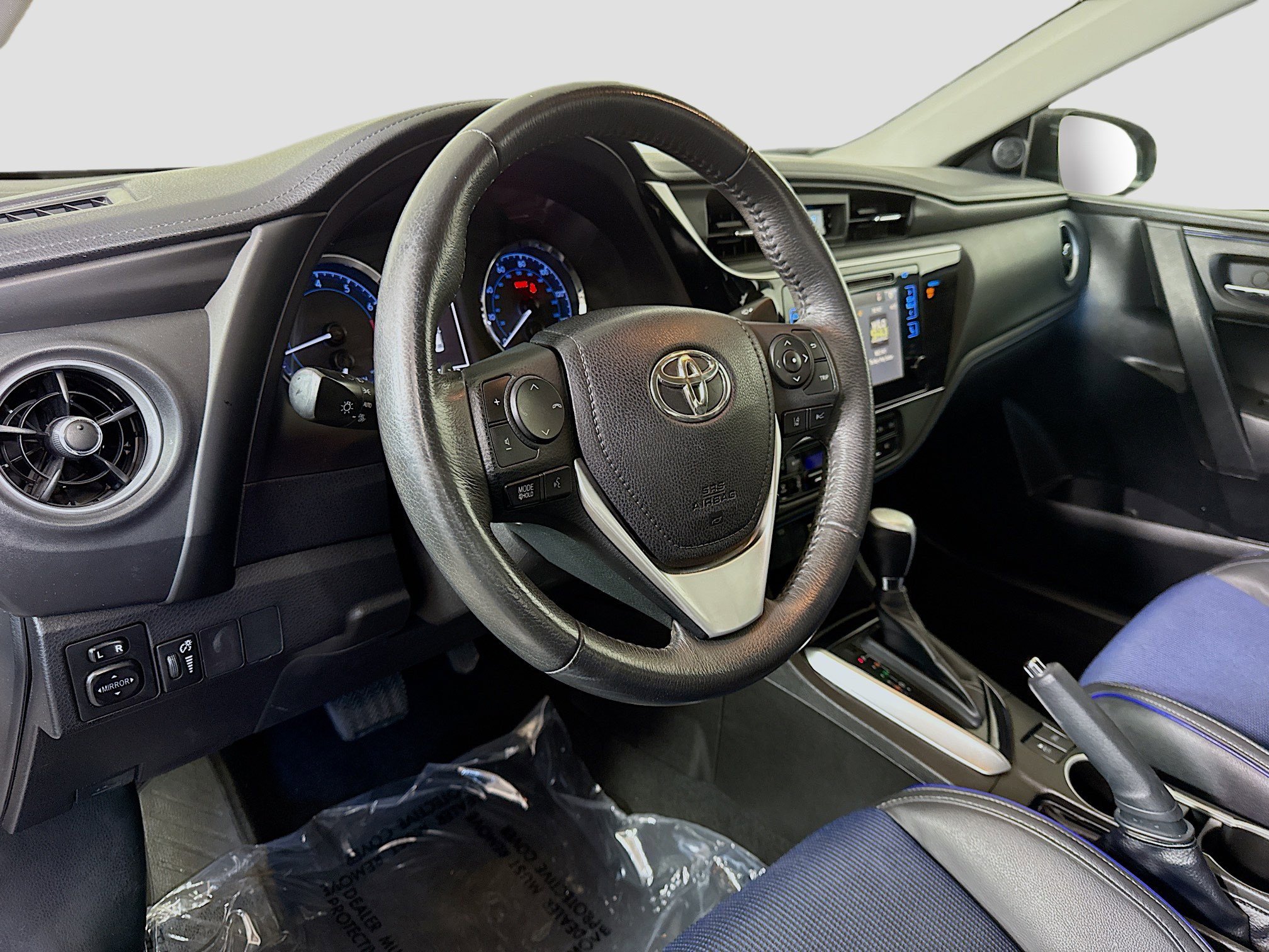 Used 2018 Toyota Corolla SE w/ SE Premium Package FWD image 23