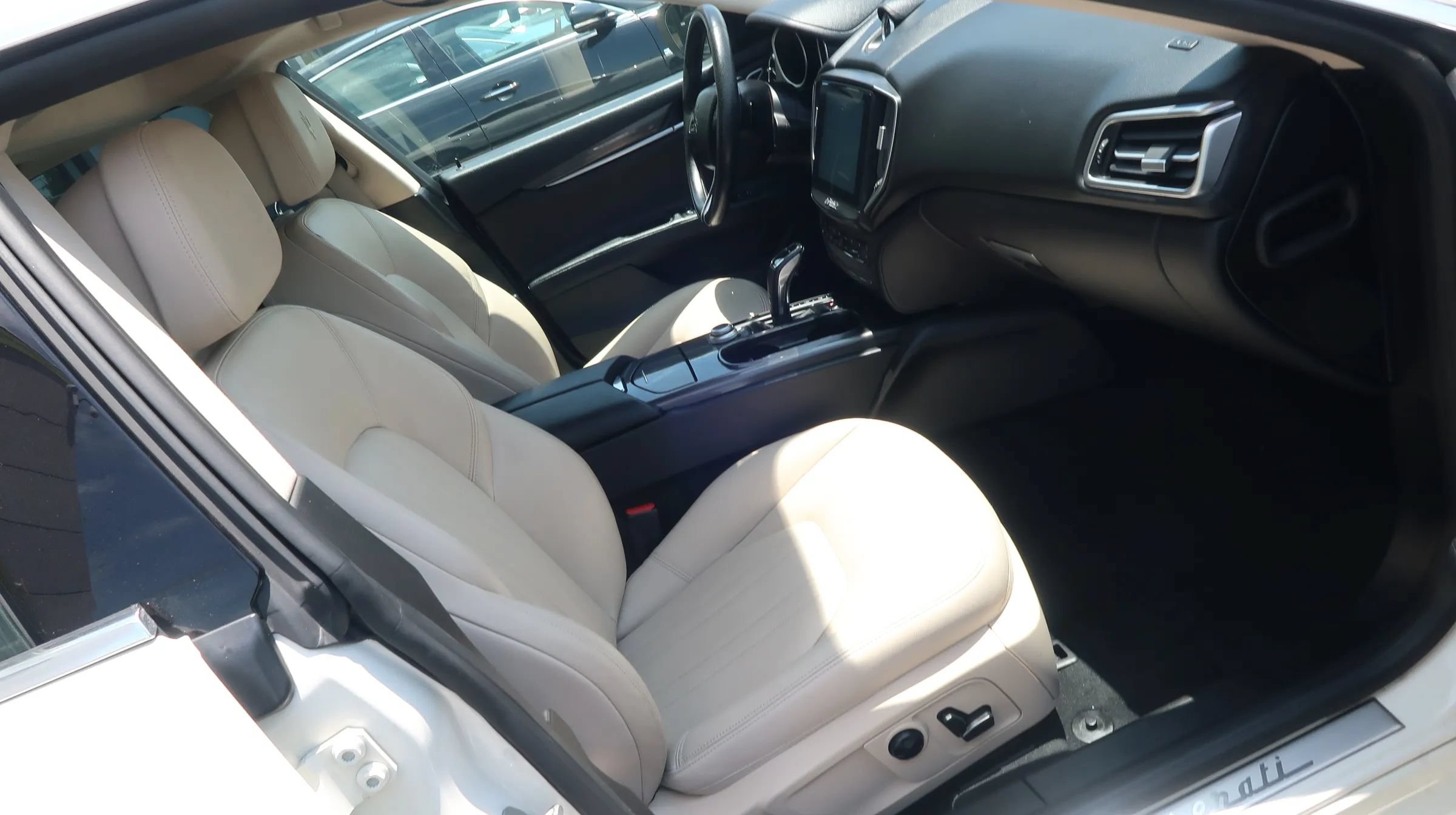 Used 2020 Maserati Ghibli RWD image 26
