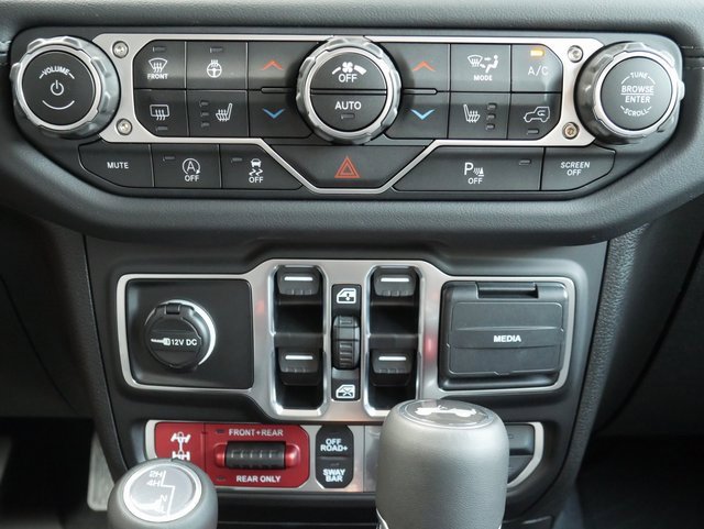 New 2025 Jeep Wrangler Unlimited Rubicon w/ XTREMEE 35" Tire Package image 24