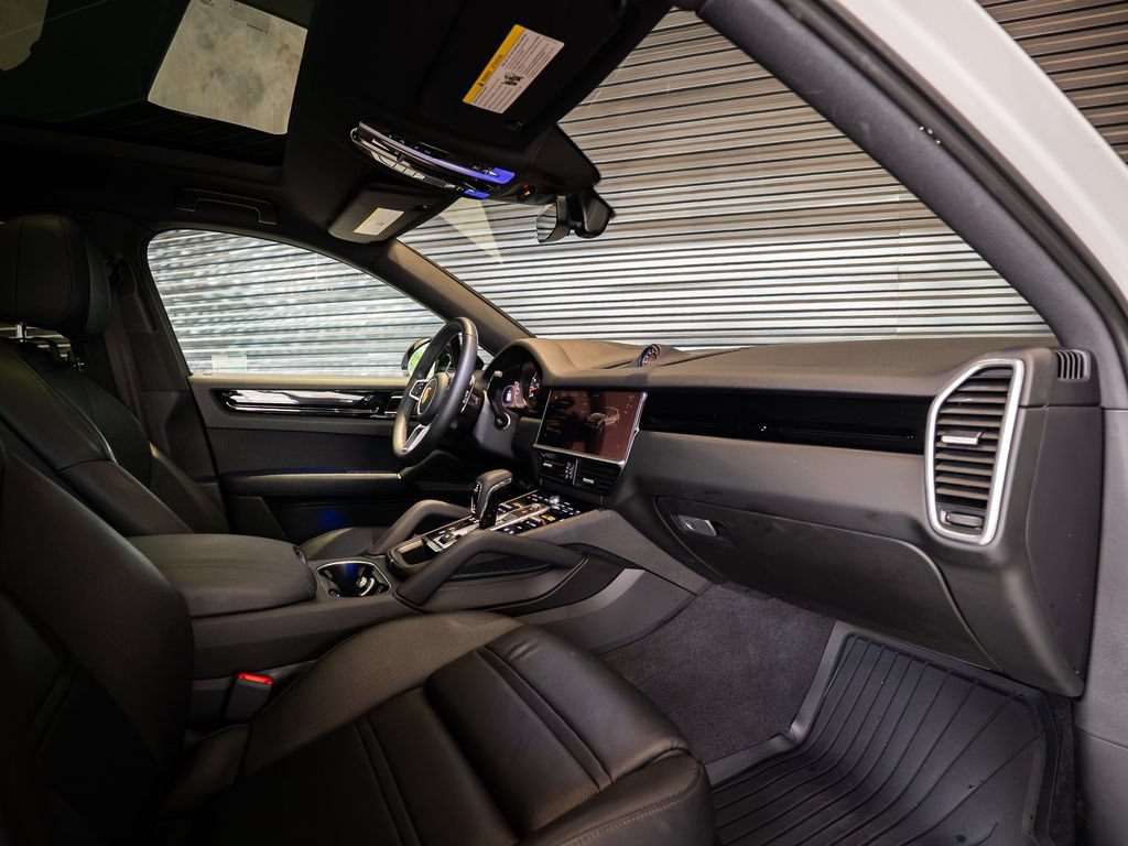 Certified 2023 Porsche Cayenne Coupe AWD/4WD image 27