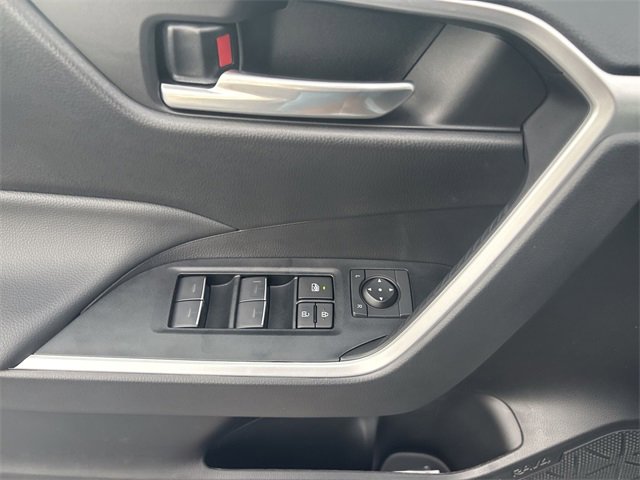 Used 2025 Toyota RAV4 XLE w/ Convenience Package image 16