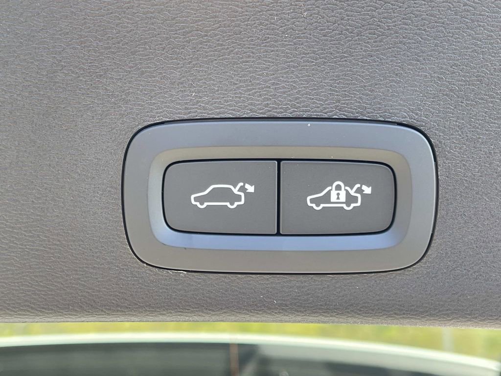 New 2026 Volvo XC40 B5 Plus w/ Protection Package Premier image 13