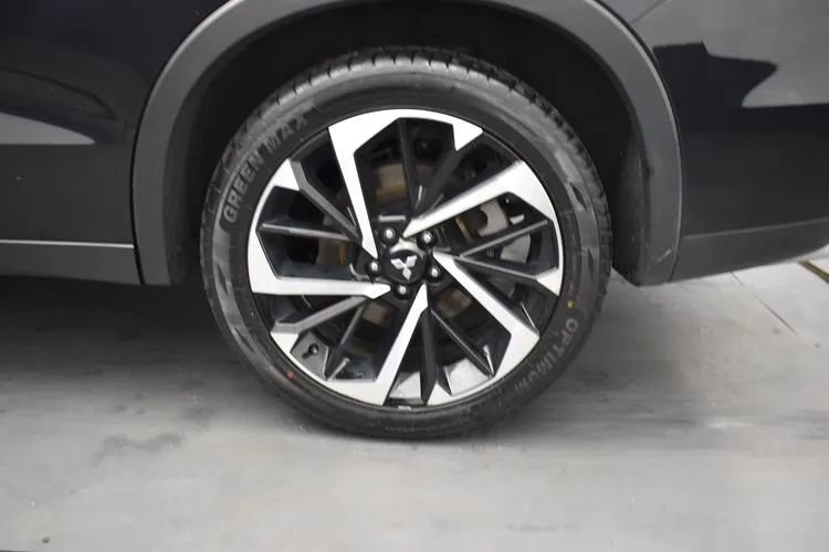 Used 2024 Mitsubishi Outlander Ralliart AWD/4WD image 36