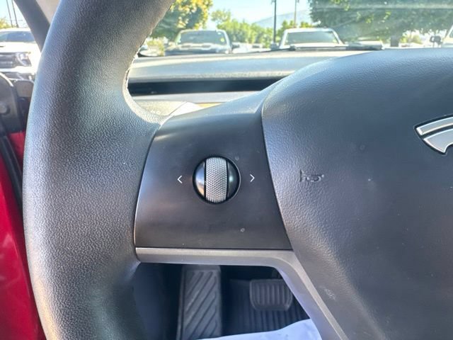 Used 2021 Tesla Model Y Long Range AWD/4WD image 18