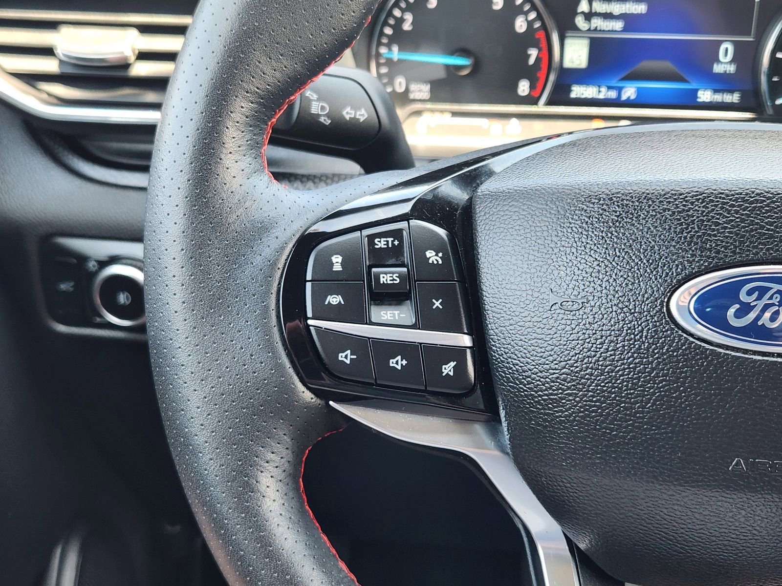 Used 2024 Ford Explorer ST-Line w/ Class IV Trailer Tow Package image 32