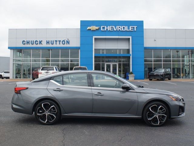 Used 2025 Nissan Altima 2.5 SR image 1