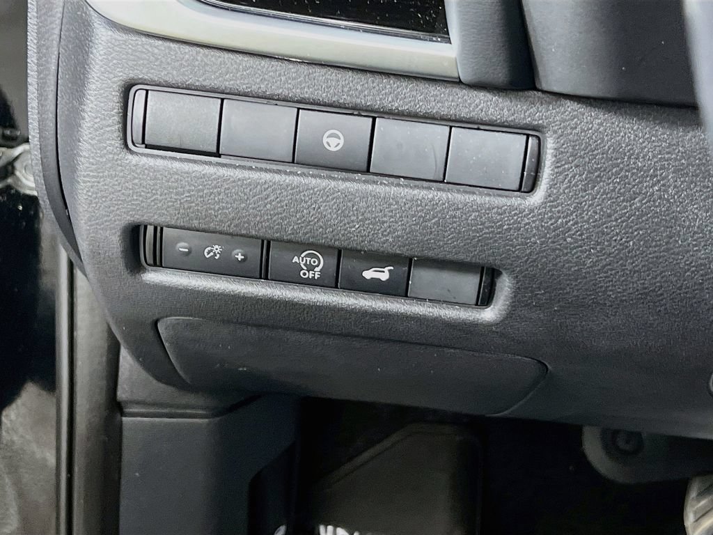 Used 2023 Nissan Rogue SL w/ SL Premium Package AWD/4WD image 9